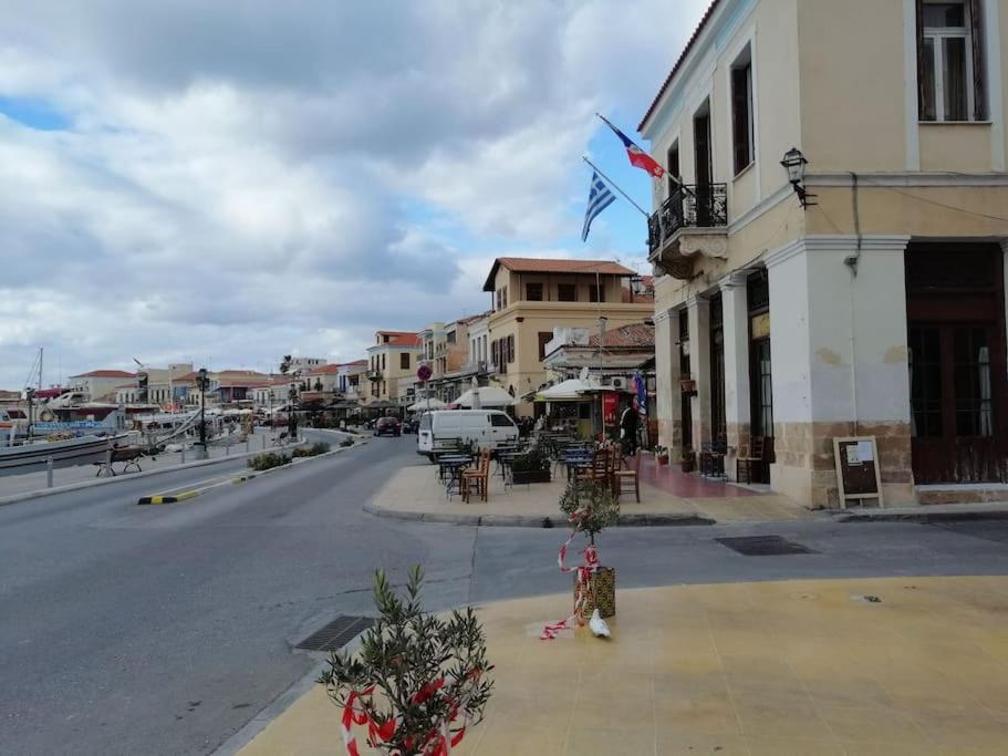 Aegina Port Apt 2-Διαμέρισμα Στο Λιμάνι Της Αίγινας 2 Exteriör bild
