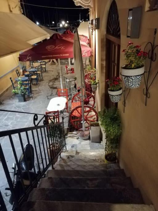 Aegina Port Apt 2-Διαμέρισμα Στο Λιμάνι Της Αίγινας 2 Exteriör bild