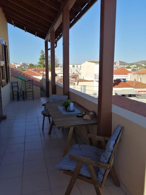 Aegina Port Apt 2-Διαμέρισμα Στο Λιμάνι Της Αίγινας 2 Exteriör bild